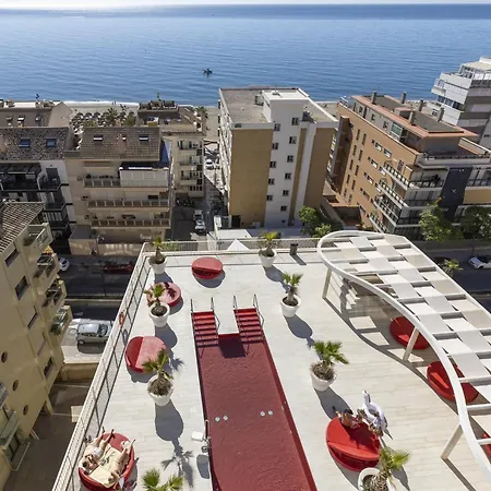 Stunning Seafront In Carvajal Fuengirola