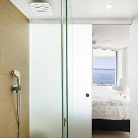 Stunning Seafront In Carvajal Lejlighed *