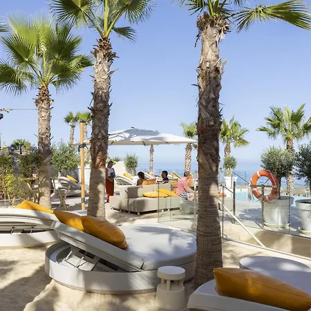 Stunning Seafront In Carvajal Lejlighed *